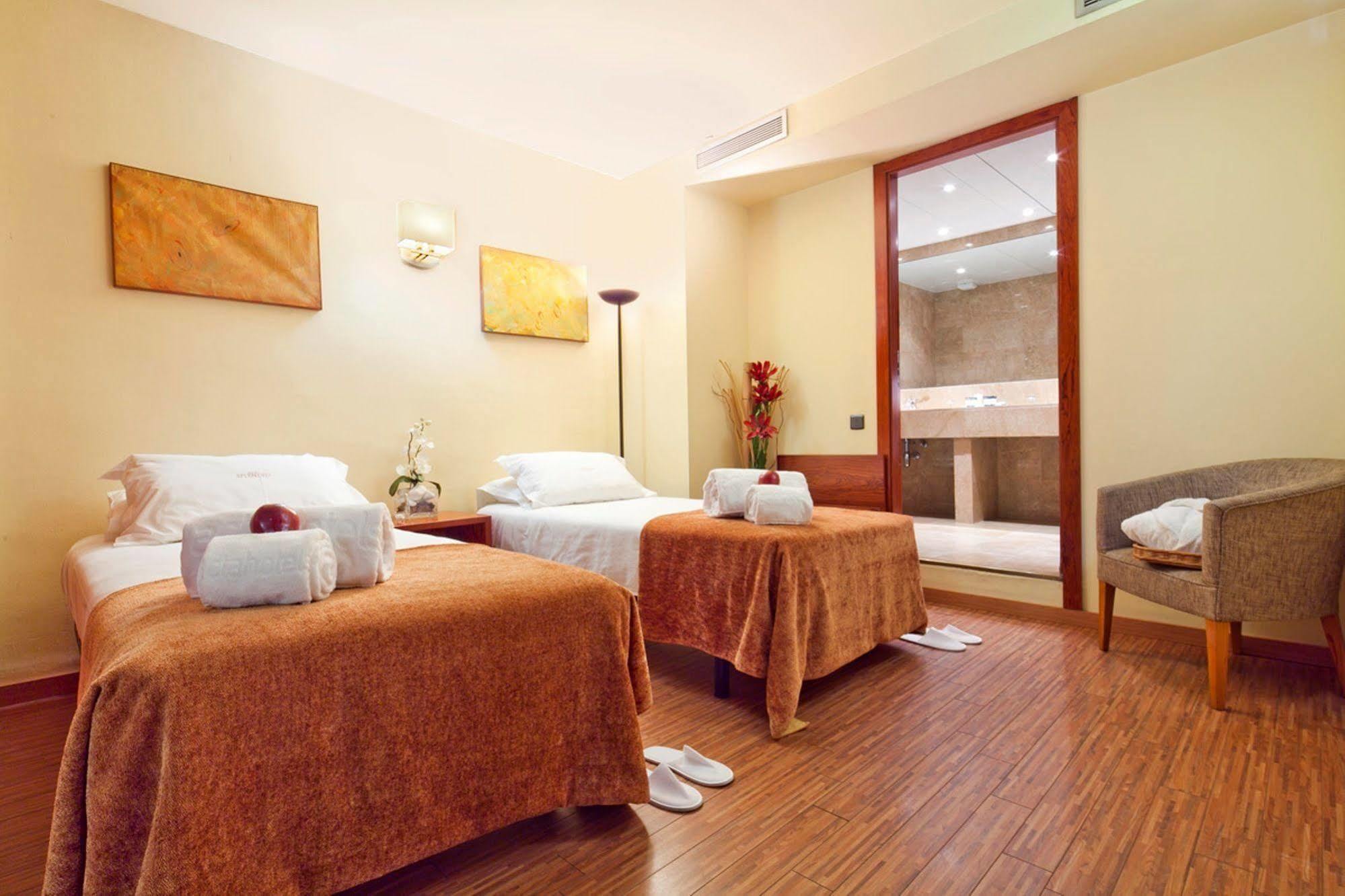 Acta Splendid Barcellona